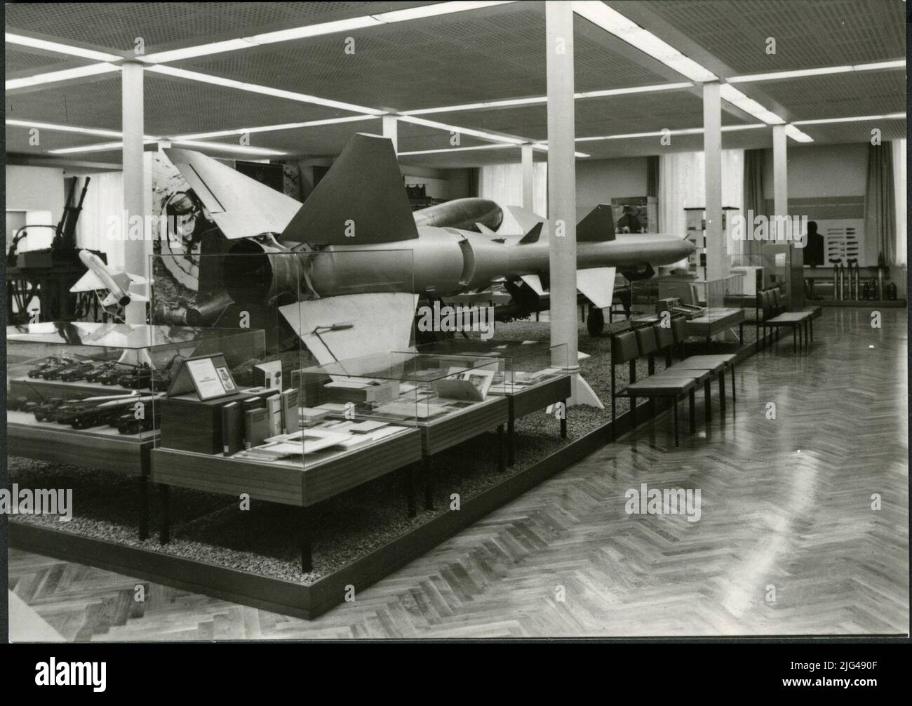Armeemuseum der Deutschen Demokratischen Republik. 806 Dresden, Dr. Kurt-Fincher-Platz 3, Tel 52071. Nationale Volksarmee - Kern der Sozialistischen nationalen Verteidigungsflugzeugabwehrrakete Stockfoto
