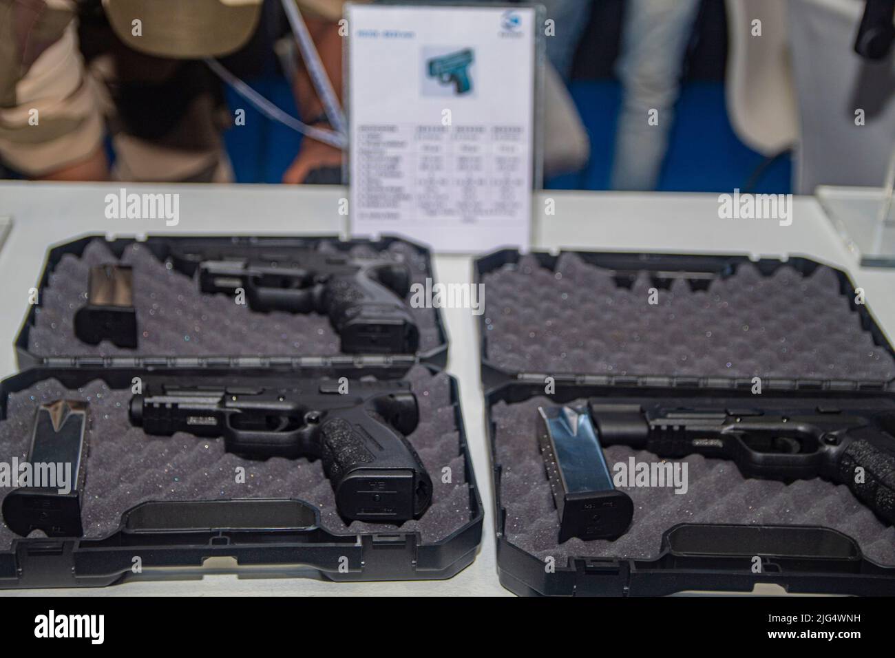 Kalkutta, Indien. 07.. Juli 2022. „East Tech 2022“ begann heute im Bishwa Bangla Mela Prangan, Kalkutta. Die zweitägige Veranstaltung (07-08. Juli) wird mit dem Ziel organisiert, Eastern Command bei der Bewältigung seiner operativen Herausforderungen zu unterstützen, indem zeitgenössische indigene Technologien integriert werden. Die Veranstaltung wurde von LT Gen RP Kalita, UYSM, AVSM, VSM, Armeekommandant, EasternCommand. Auf die Einweihung folgte eine Schlüsselanmerkung der CDR-Armee, Eastern Command. (Foto: Sudip Chanda/Pacific Press/Sipa USA) Quelle: SIPA USA/Alamy Live News Stockfoto