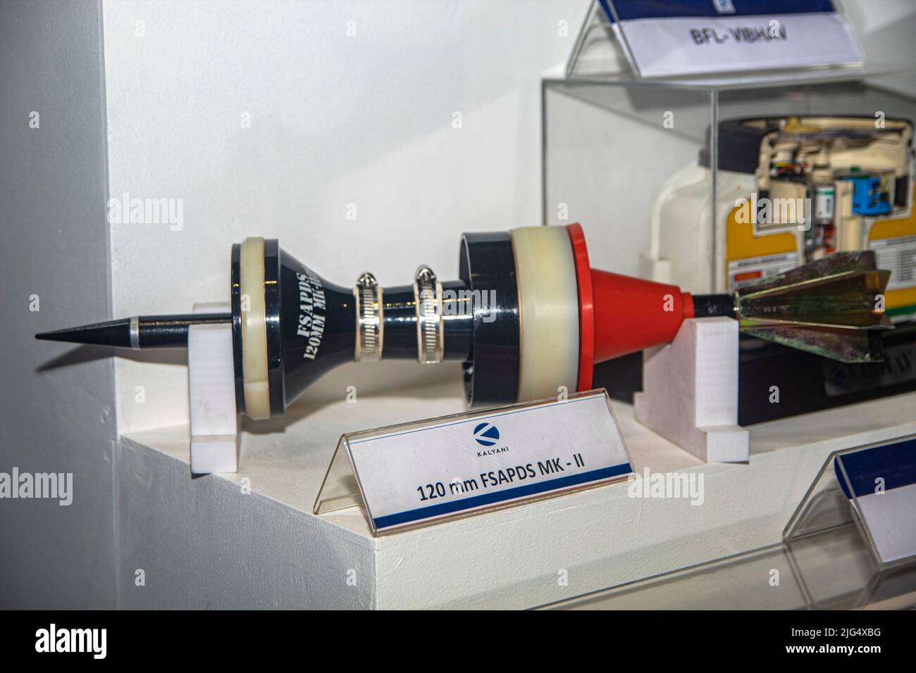 Kalkutta, Indien. 07.. Juli 2022. „East Tech 2022“ begann heute im Bishwa Bangla Mela Prangan, Kalkutta. Die zweitägige Veranstaltung (07-08. Juli) wird mit dem Ziel organisiert, Eastern Command bei der Bewältigung seiner operativen Herausforderungen zu unterstützen, indem zeitgenössische indigene Technologien integriert werden. Die Veranstaltung wurde von LT Gen RP Kalita, UYSM, AVSM, VSM, Armeekommandant, EasternCommand. Auf die Einweihung folgte eine Schlüsselanmerkung der CDR-Armee, Eastern Command. (Foto: Sudip Chanda/Pacific Press/Sipa USA) Quelle: SIPA USA/Alamy Live News Stockfoto