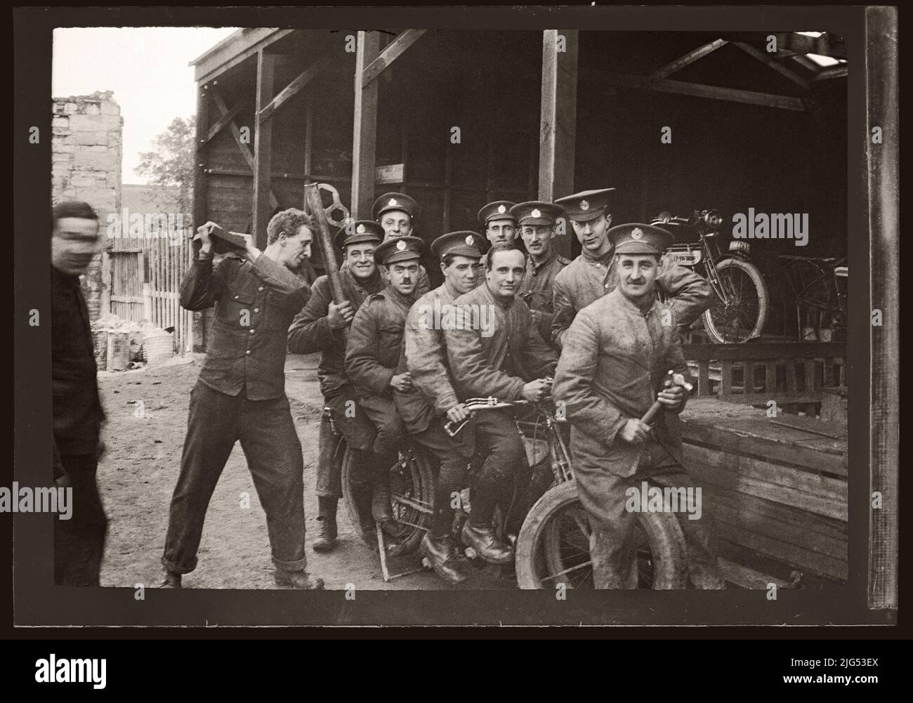 Weltkrieg 1 Royal Engineers Signal Service Motorrad Dispatch Fahrer, um 1915. Bild von 6x4,5 cm Negativ. Stockfoto