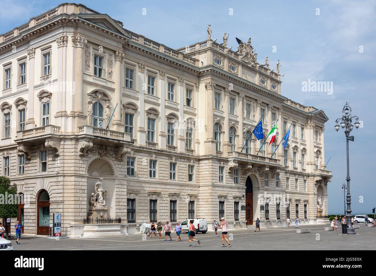 Palazzo del Lloyd Triestino, Piazza Unita d'Italia (Platz der italienischen Einheit), Triest, Friaul-Julisch Venetien, Italien Stockfoto
