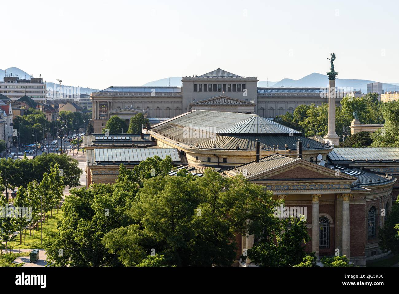 Die Rückseite der Kunsthalle im Budapester Stadtpark Stockfoto