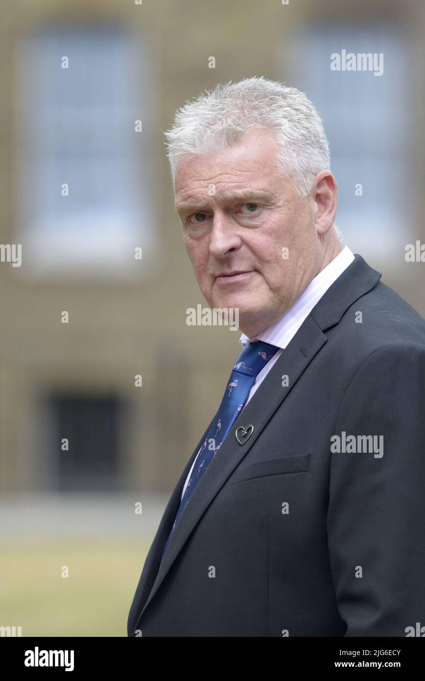 Lee Anderson, MP (Con: Ashfield) in Westminster, wurde am Tag vor dem Rücktritt von Boris Johnson als Premierminister am 6.. Juli 2022 interviewt Stockfoto