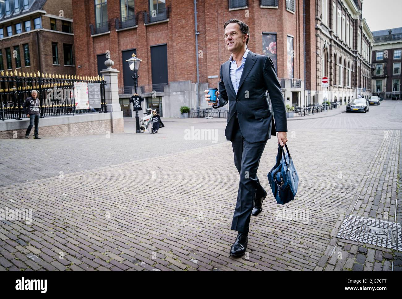 2022-07-08 09:25:50 DEN HAAG - Premierminister Mark Rutte bei der Ankunft am Binnenhof für den wöchentlichen Ministerrat. ANP BART MAAT niederlande Out - belgien Out Stockfoto