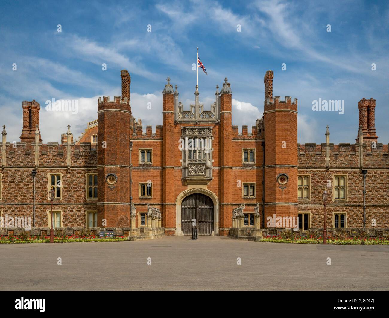 Tolles Gatehouse, der Haupteingang zum Hampton Court Palace, London. VEREINIGTES KÖNIGREICH Stockfoto