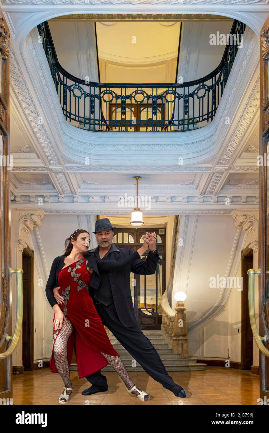 Tango Dancers, Tango Argentina, Hauseingang, Buenos Aires, Argentinien Stockfoto