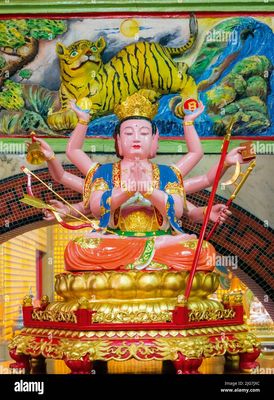 Gottheit in Leong San Buddhistischer Tempel, Republik Singapur Stockfoto