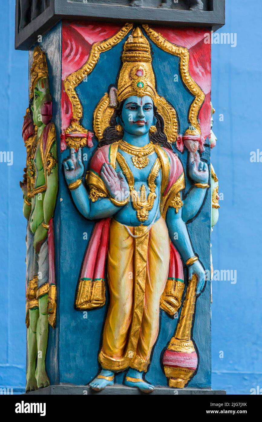 Männliche Figur im hinduistischen Sri Srinivasa Perumal Tempel oder Sri Perumal Tempel, Republik Singapur. Stockfoto