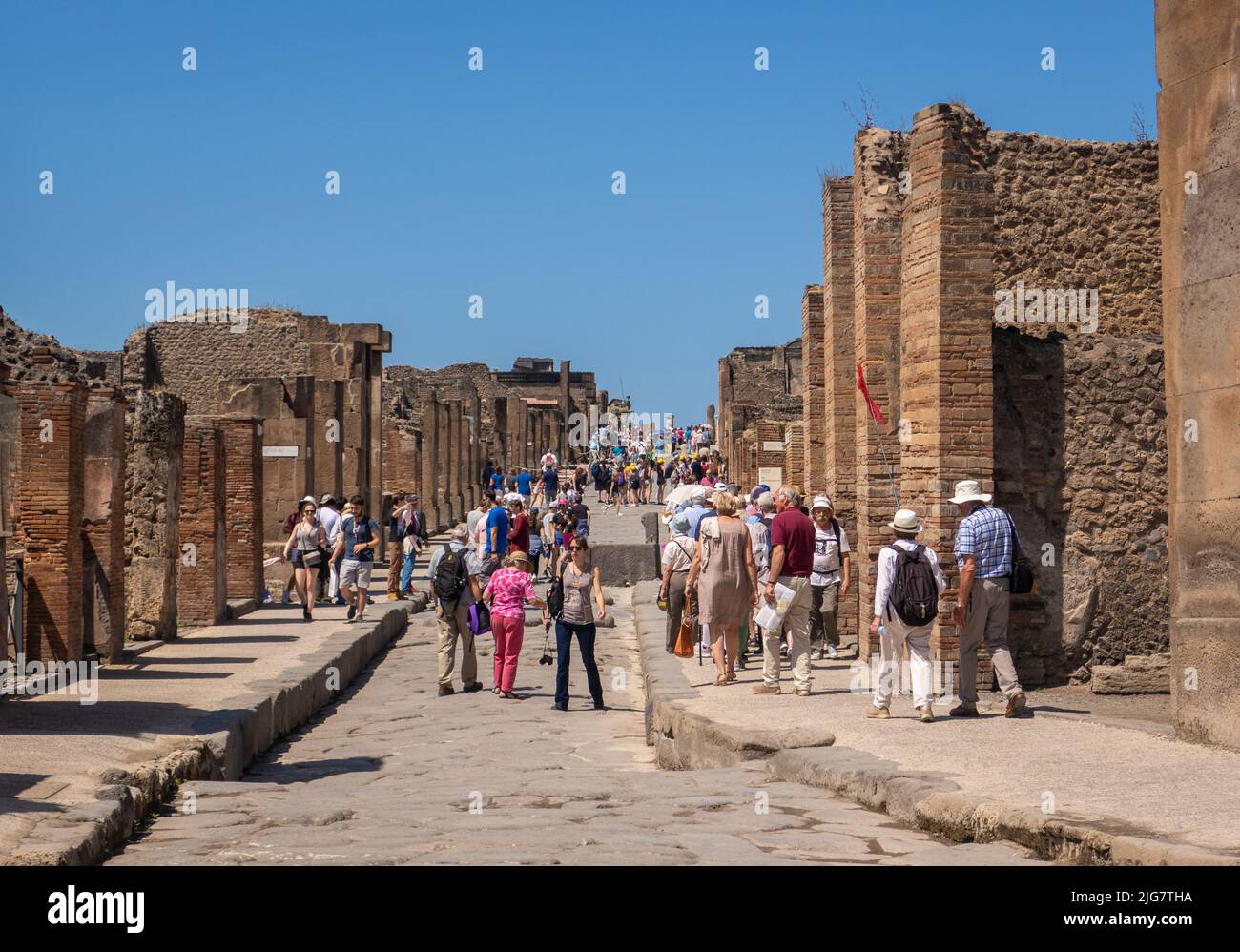 Eine der Hauptstraßen von Pompeji, Neapel, Italien Stockfoto