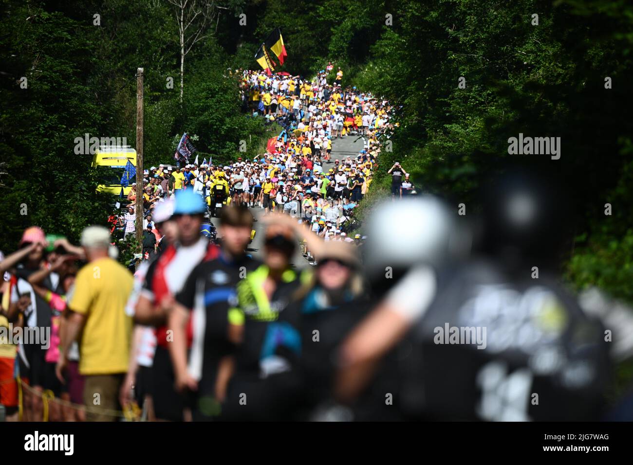 Die Abbildung zeigt die siebente Etappe des Radrennens der Tour de France, ein 176 km langes Rennen von Tomblaine nach La Super Planche des Belles Filles, Frankreich, am Freitag, den 08. Juli 2022. Die diesjährige Tour de France findet vom 01. Bis 24. Juli 2022 statt. BELGA FOTO POOL JASPER JACOBS - UK OUT Stockfoto