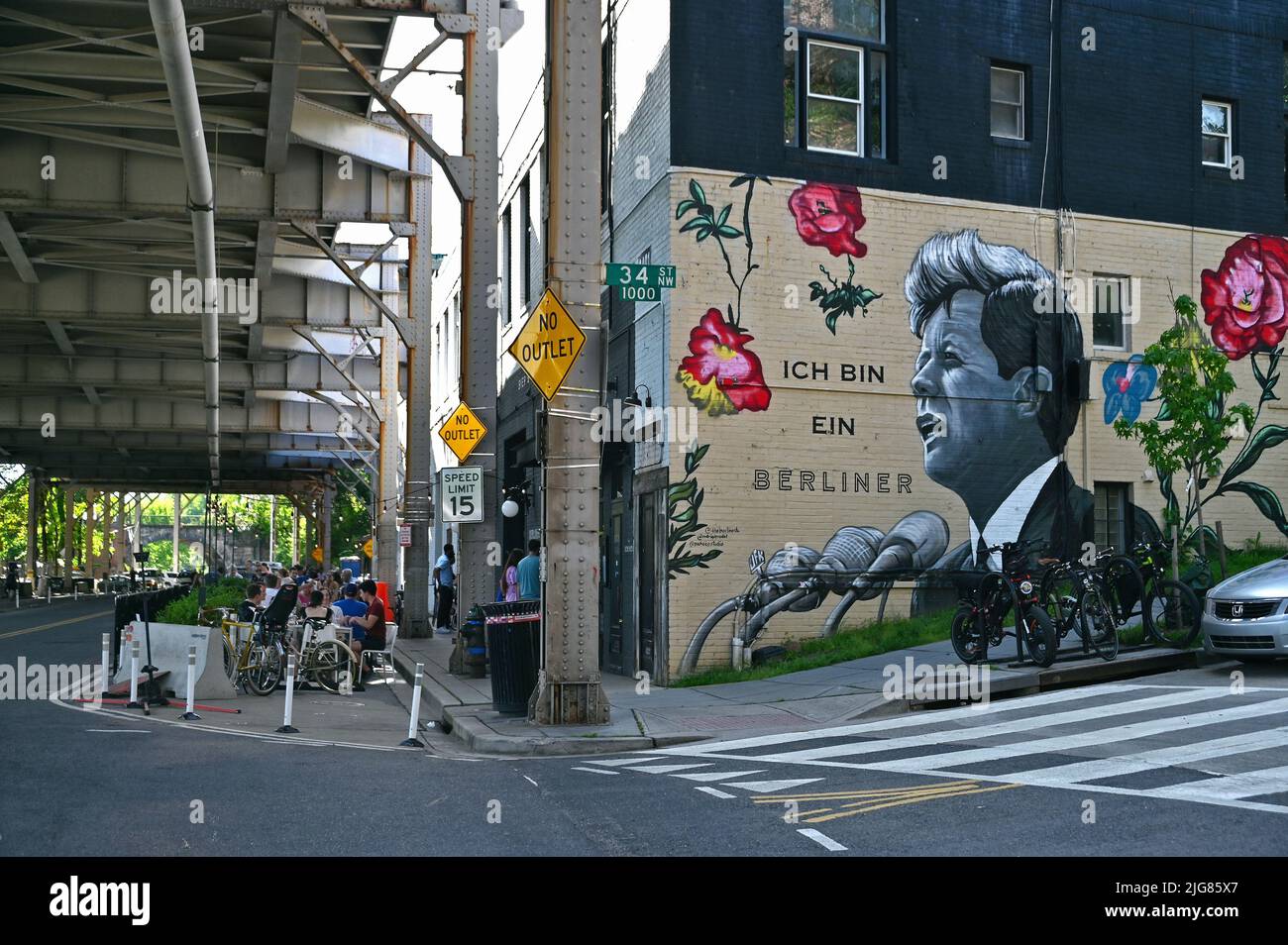John F. Kennedy Wandgemälde im Berliner Bierkneipe in Georgetown; Washington D.C. Stockfoto