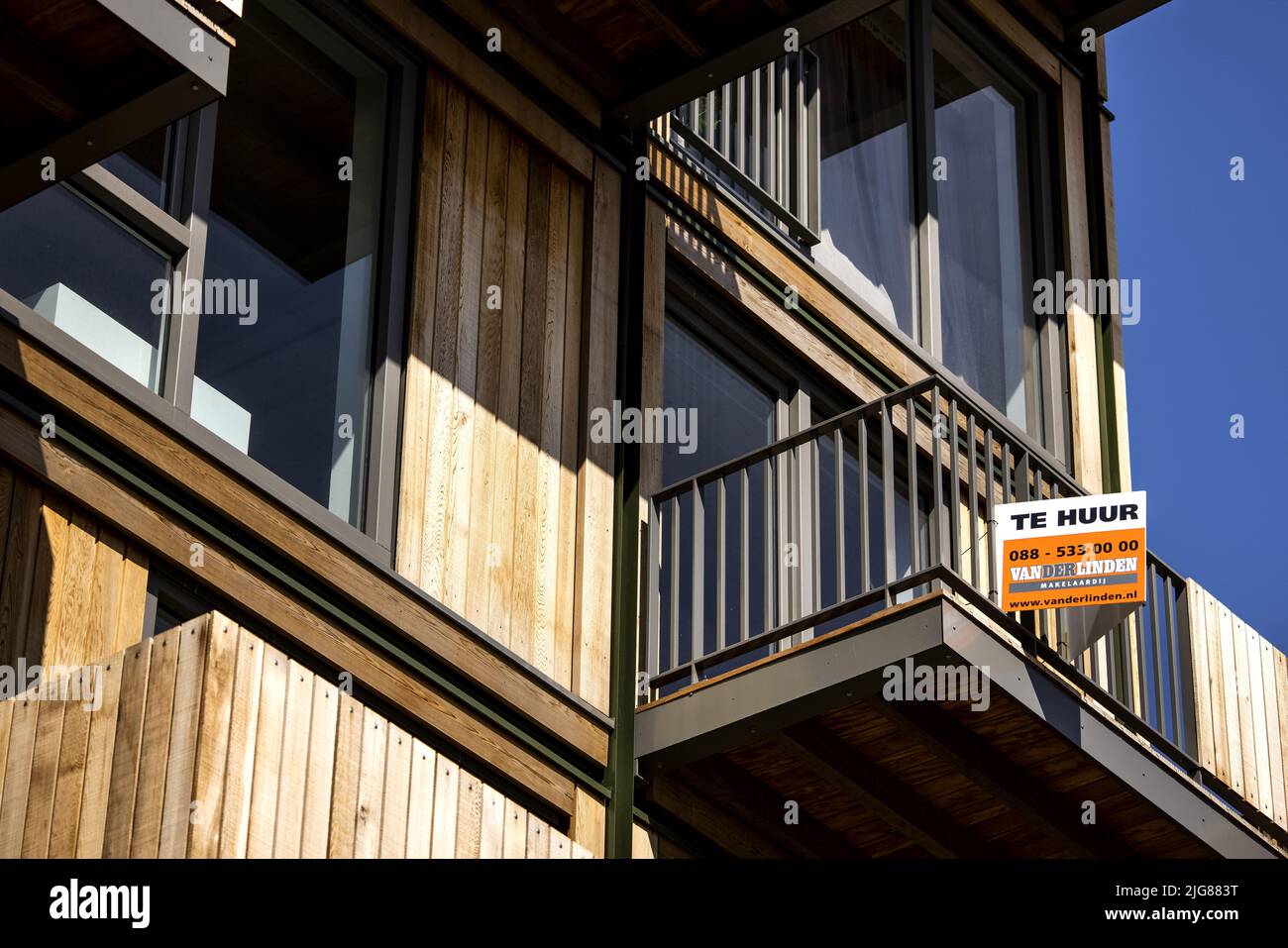 2022-07-08 16:30:19 AMSTERDAM - Ein zur Miete Zeichen an einem Haus in Amsterdam Nord. ANP RAMON VAN FLYMEN niederlande Out - belgien Out Stockfoto