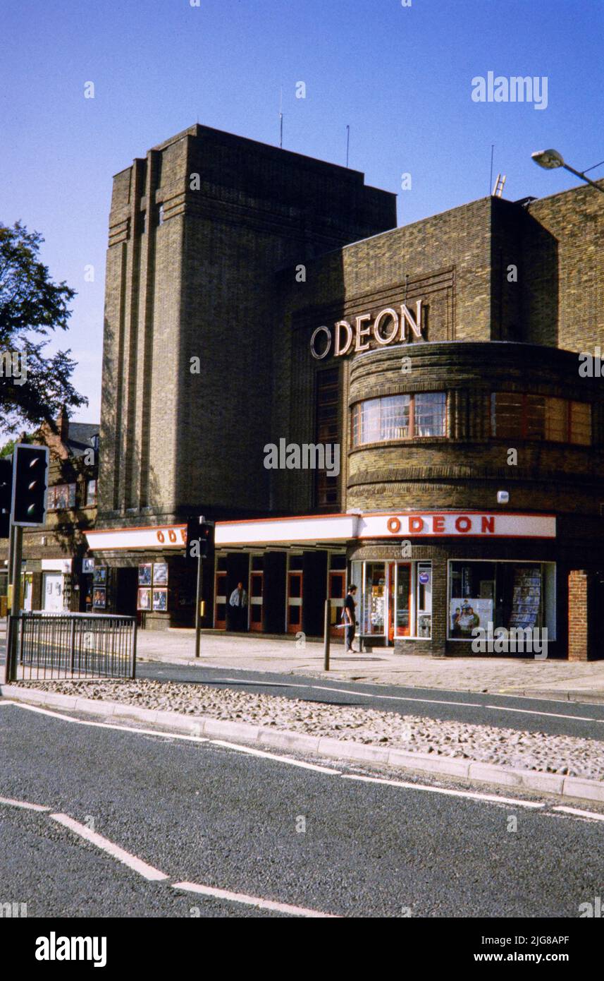 Odeon Cinema, Blossom Street, York, 1991. Januar - 1991. April. Das Odeon-Kino von Osten aus gesehen. Das Odeon-Kino wurde 1937 eröffnet. 1972 wurde der Saal in drei Leinwände unterteilt. Stockfoto