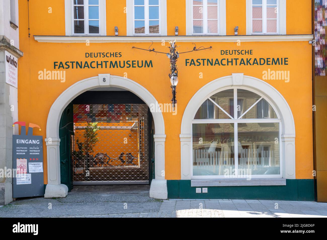 Die historische Altstadt von Kitzingen am Main in Unterfranken mit dem Karnevalsmuseum Stockfoto