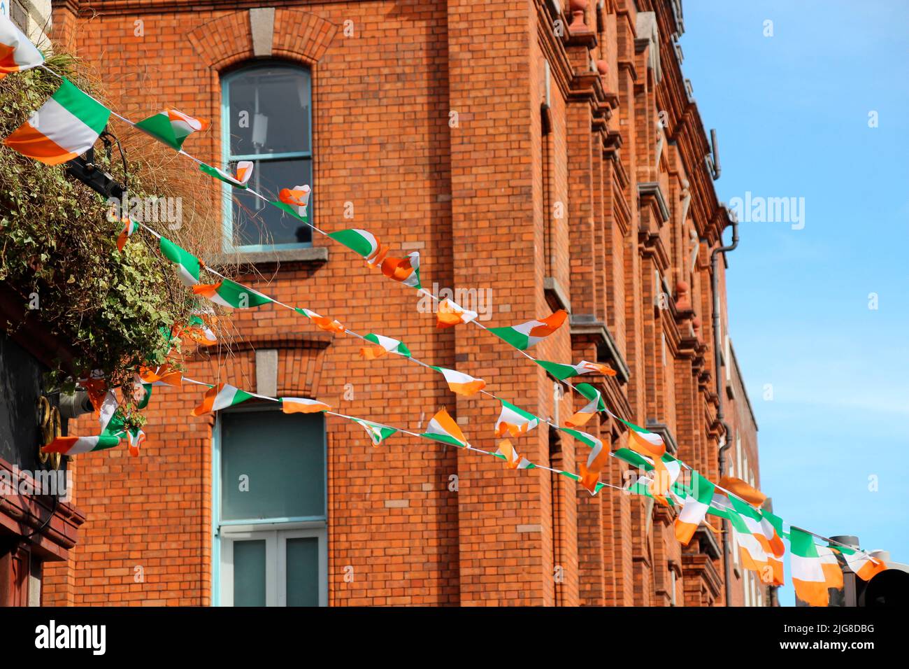 Haus, Aussicht, Flagge, Irland, Blumen, Blumendekoration, Bar, Himmel, Dublin, Temple Bar, Stockfoto