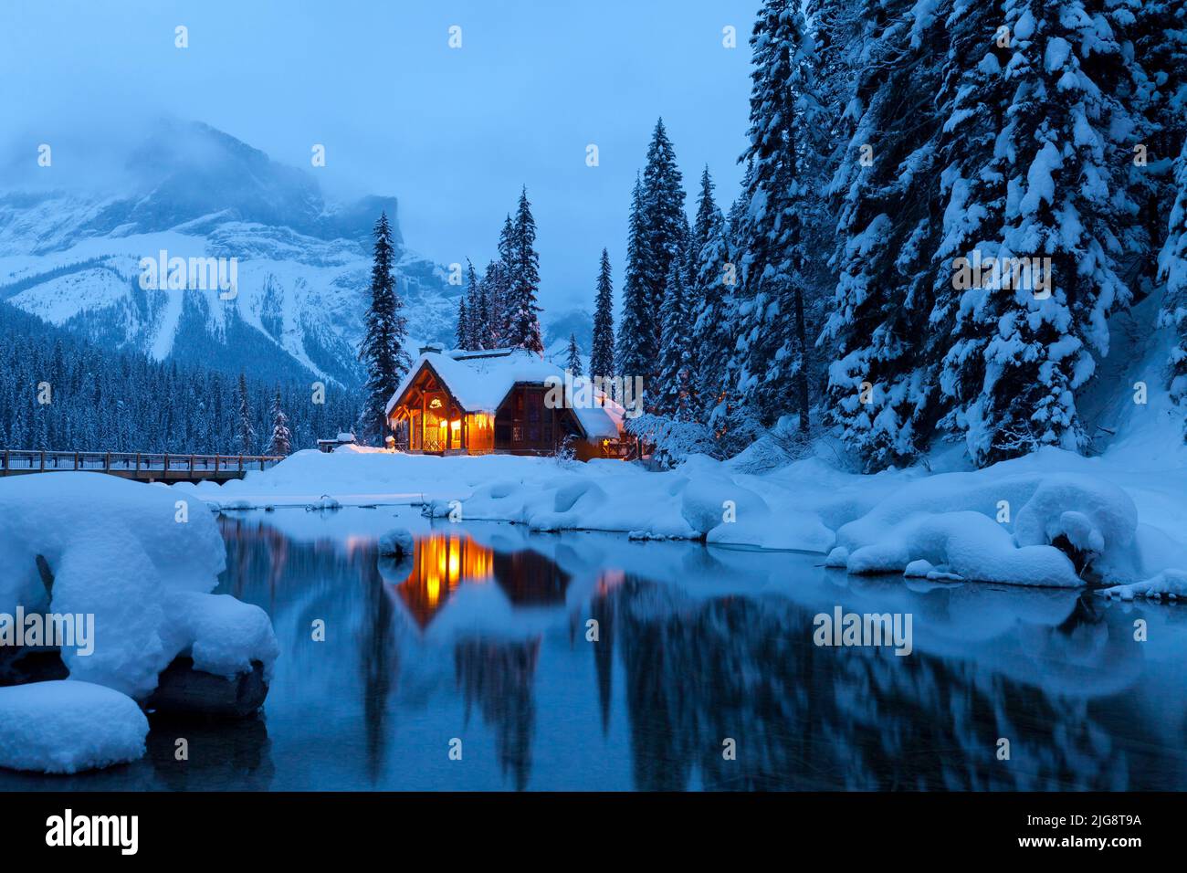 Emerald Lake Lodge im Winter, Yoho Nationalpark, Britisch-Kolumbien, Kanada Stockfoto