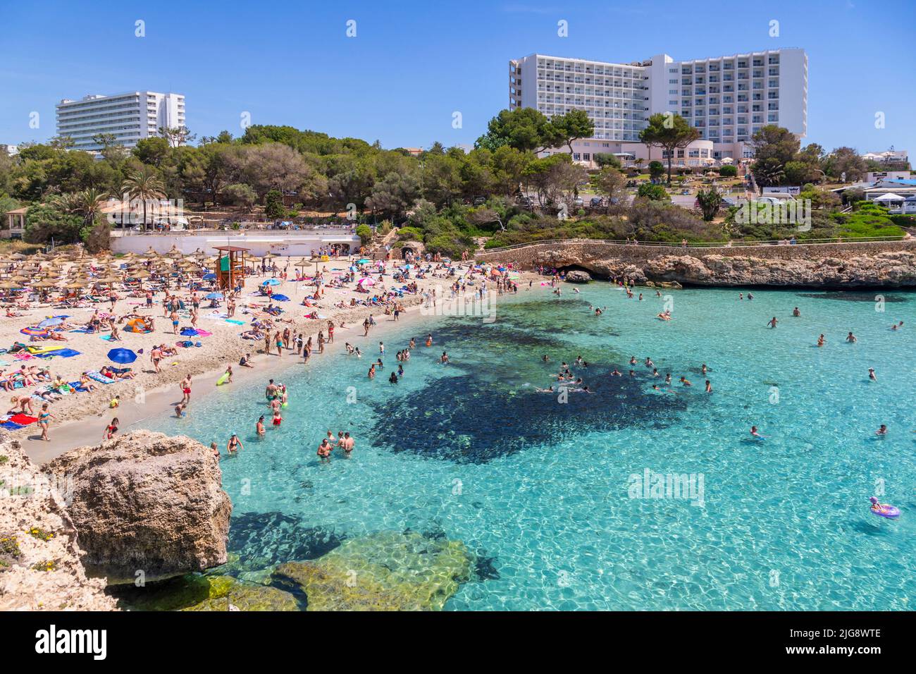 Spanien, Balearen, Mallorca, Gemeinde Manacor, Cales de Mallorca, Strand von Cala Domingos Gran, Luftaufnahme Stockfoto