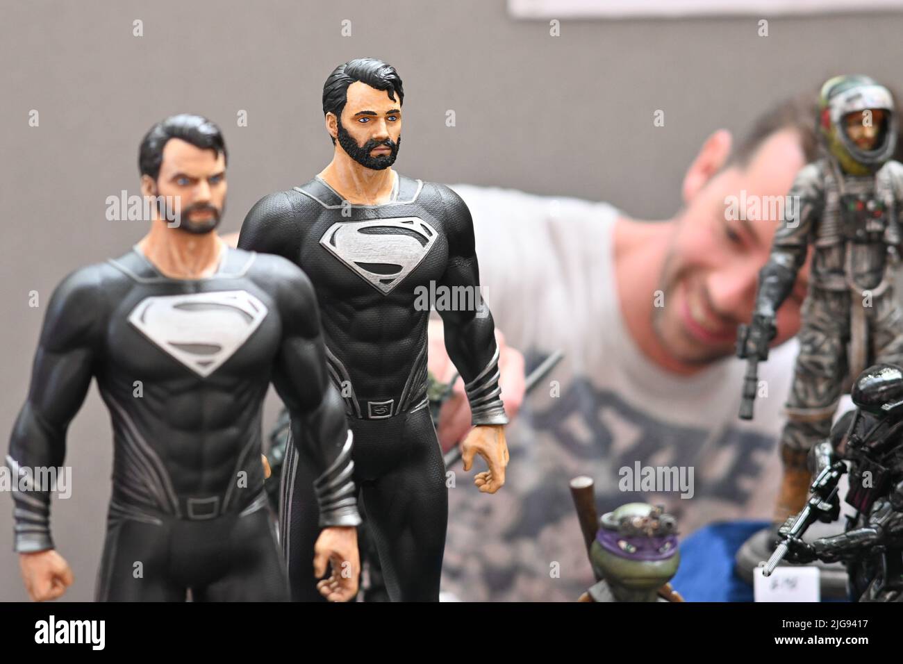 London, Großbritannien. 8.. Juli 2022. Portal Immortal - Custom Statues Ausstellung auf der London Film und Comic Con im Olympia London, UK. - 8. Juli 2022. Quelle: Siehe Li/Picture Capital/Alamy Live News Stockfoto