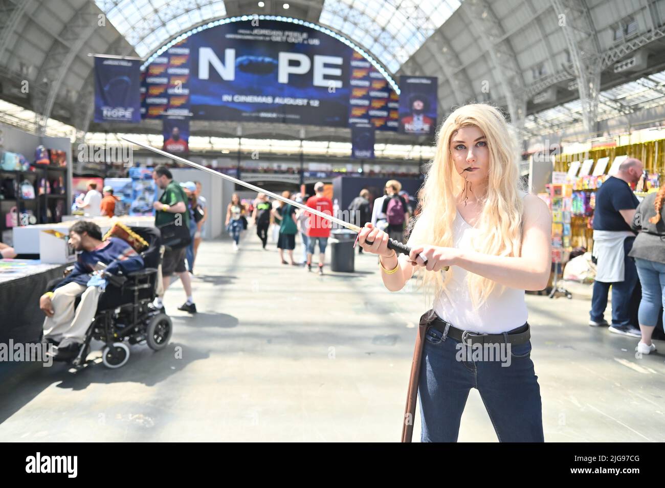 London, Großbritannien. 8.. Juli 2022. Der Eröffnungstag der London Film and Comic Con mit erstaunlicher Handwerkskunst, Künstler und Stars nahmen an der Autogrammstunde Teil. Leider, die sich auf Pressefotos im Olympia London, Großbritannien, beschränken. - 8. Juli 2022. Quelle: Siehe Li/Picture Capital/Alamy Live News Stockfoto