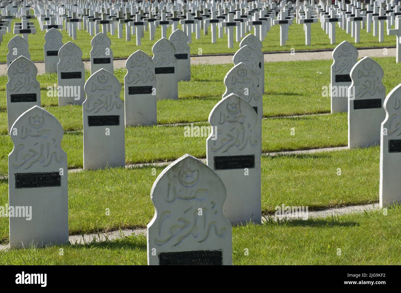 Muslimischer Friedhof In Der Nähe Arabische beerdigung -Fotos und -Bildmaterial in hoher Auflösung – Alamy