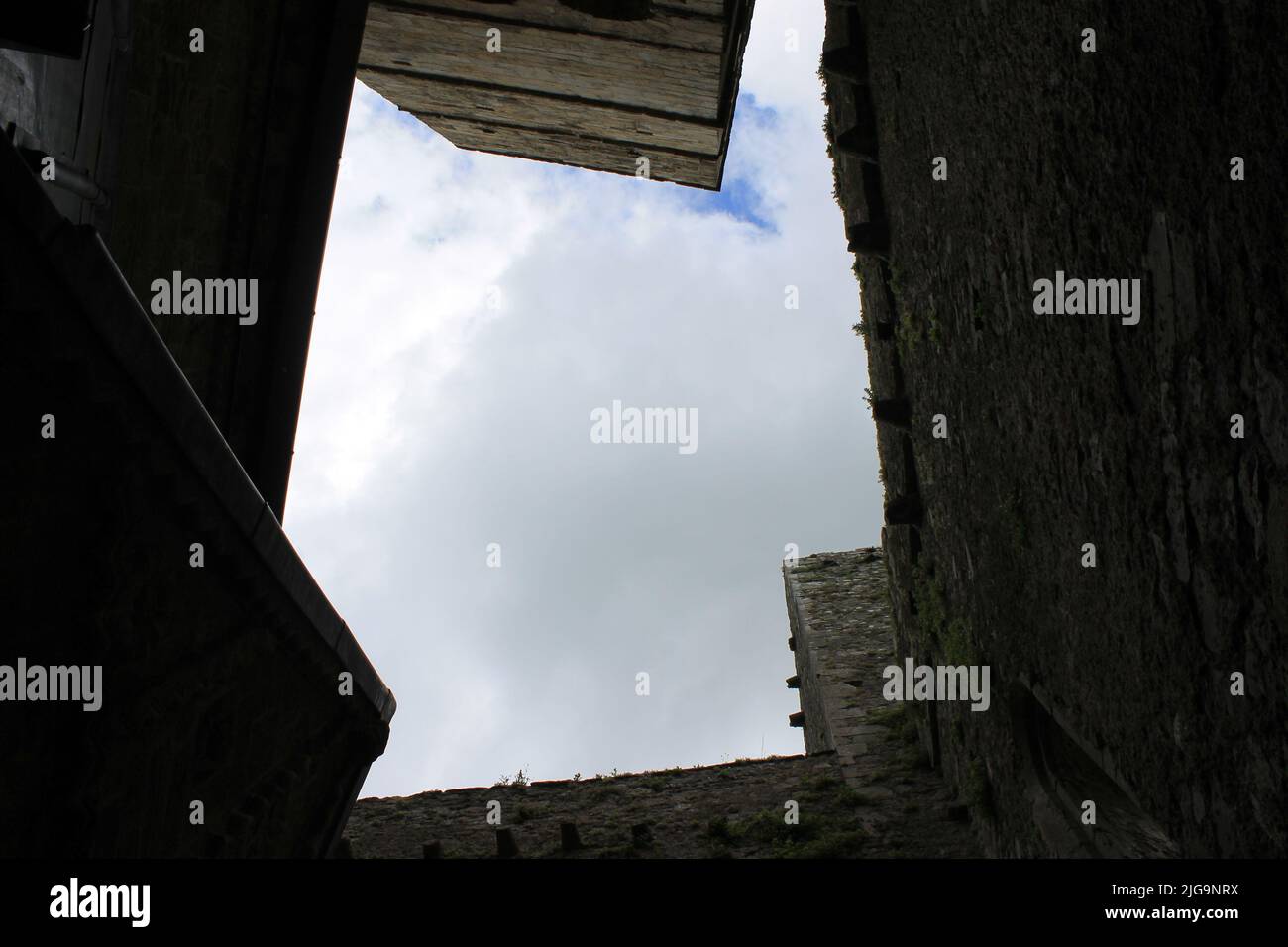 Open Skies im Rock of Cashel Stockfoto