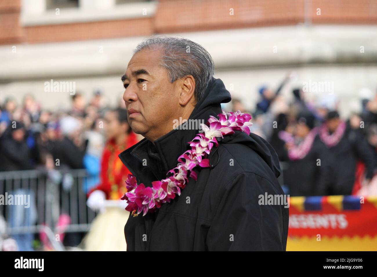 Nachdenklicher Teilnehmer bei der Macy's Thanksgiving Day Parade, NYC, USA Stockfoto