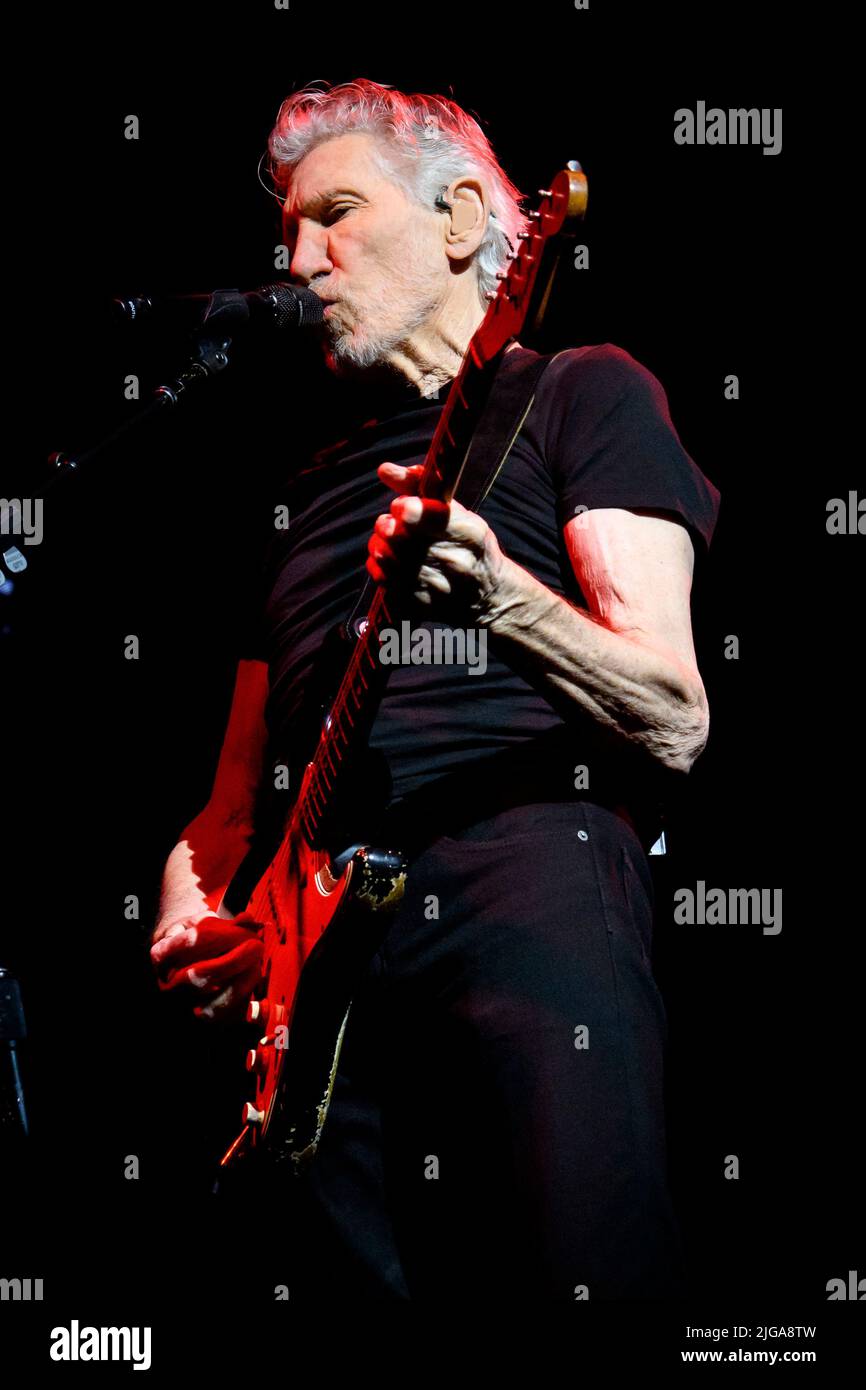 8. Juli 2022, Toronto, Ontario, Kanada: Englischer Musiker, Roger Waters, Singer-Songwriter, Komponist und Mitbegründer der progressiven Rockband Pink Floyd, spielte eine ausverkaufte Show in der Scotiabank Arena in Toronto. Im Bild: ROGER WATERS (Bild: © Angel Marchini/ZUMA Press Wire) Stockfoto