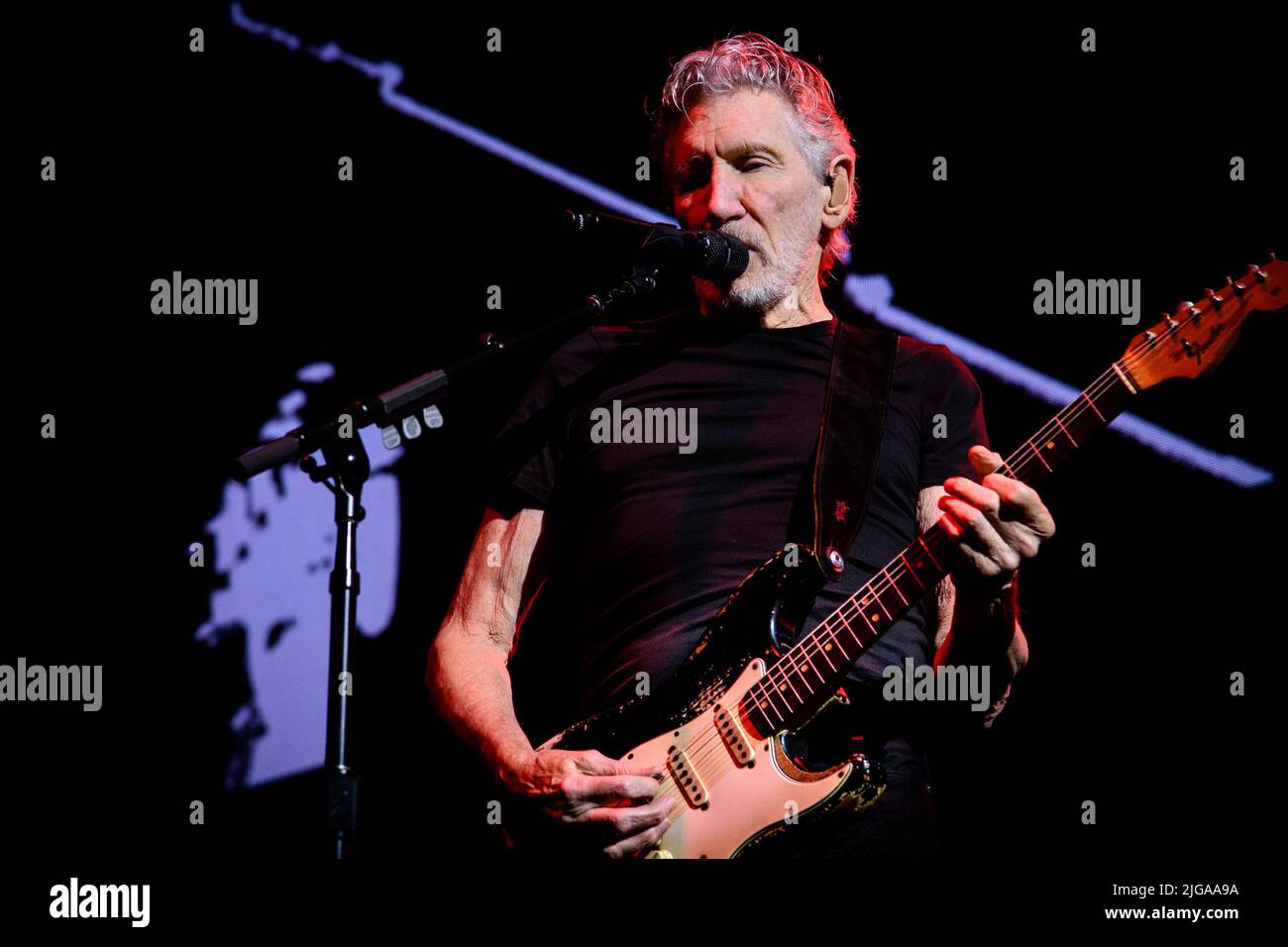 Toronto, Kanada. 08.. Juli 2022. Roger Waters, ein englischer Musiker, Singer-Songwriter, Komponist und Mitbegründer der progressiven Rockband Pink Floyd, tritt bei einer ausverkauften Show in der Scotiabank Arena in Toronto auf. (Foto von Angel Marchini/SOPA Images/Sipa USA) Quelle: SIPA USA/Alamy Live News Stockfoto