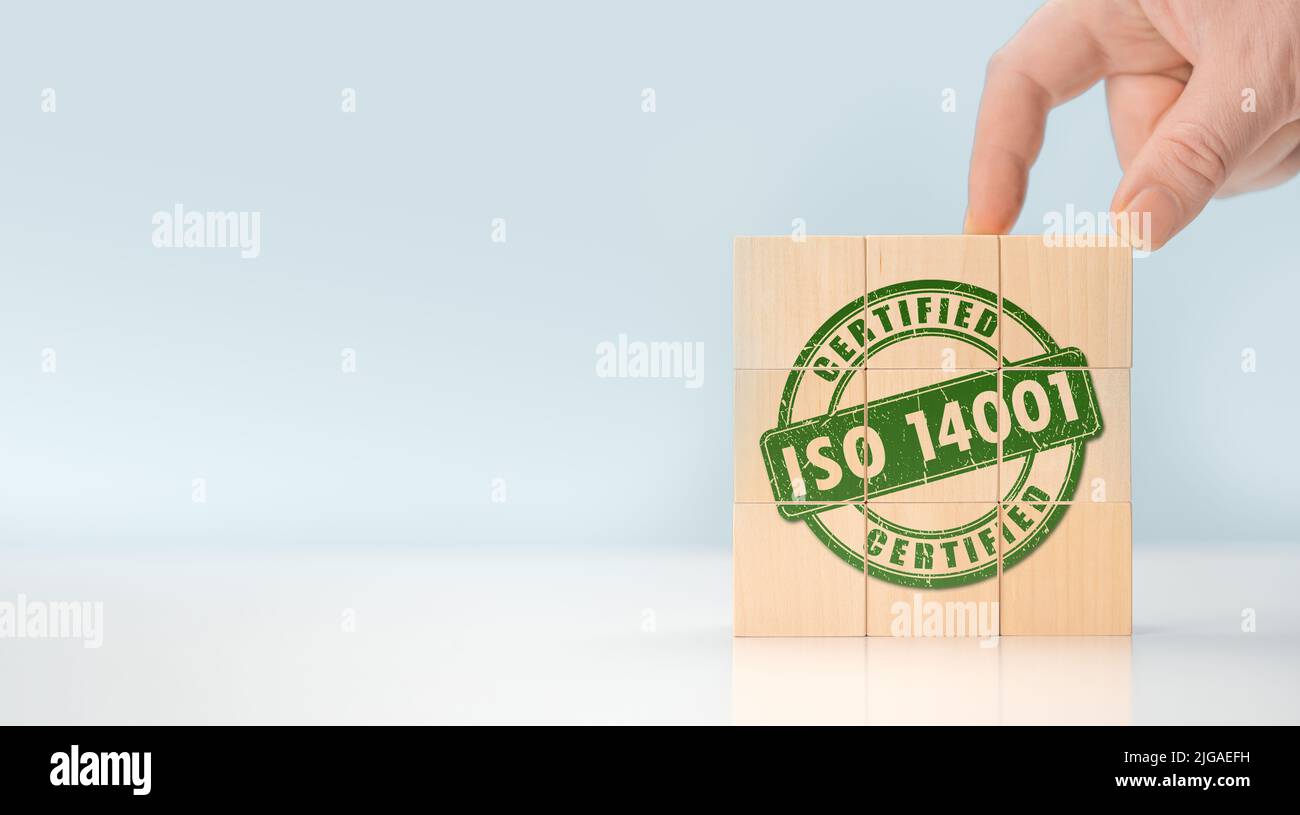 Nach ISO 14001 zertifizierte Umweltmanagementsysteme. Anforderungen an ein Umweltmanagementsystem für Unternehmen können zur Verbesserung der Umwelt eingesetzt werden Stockfoto