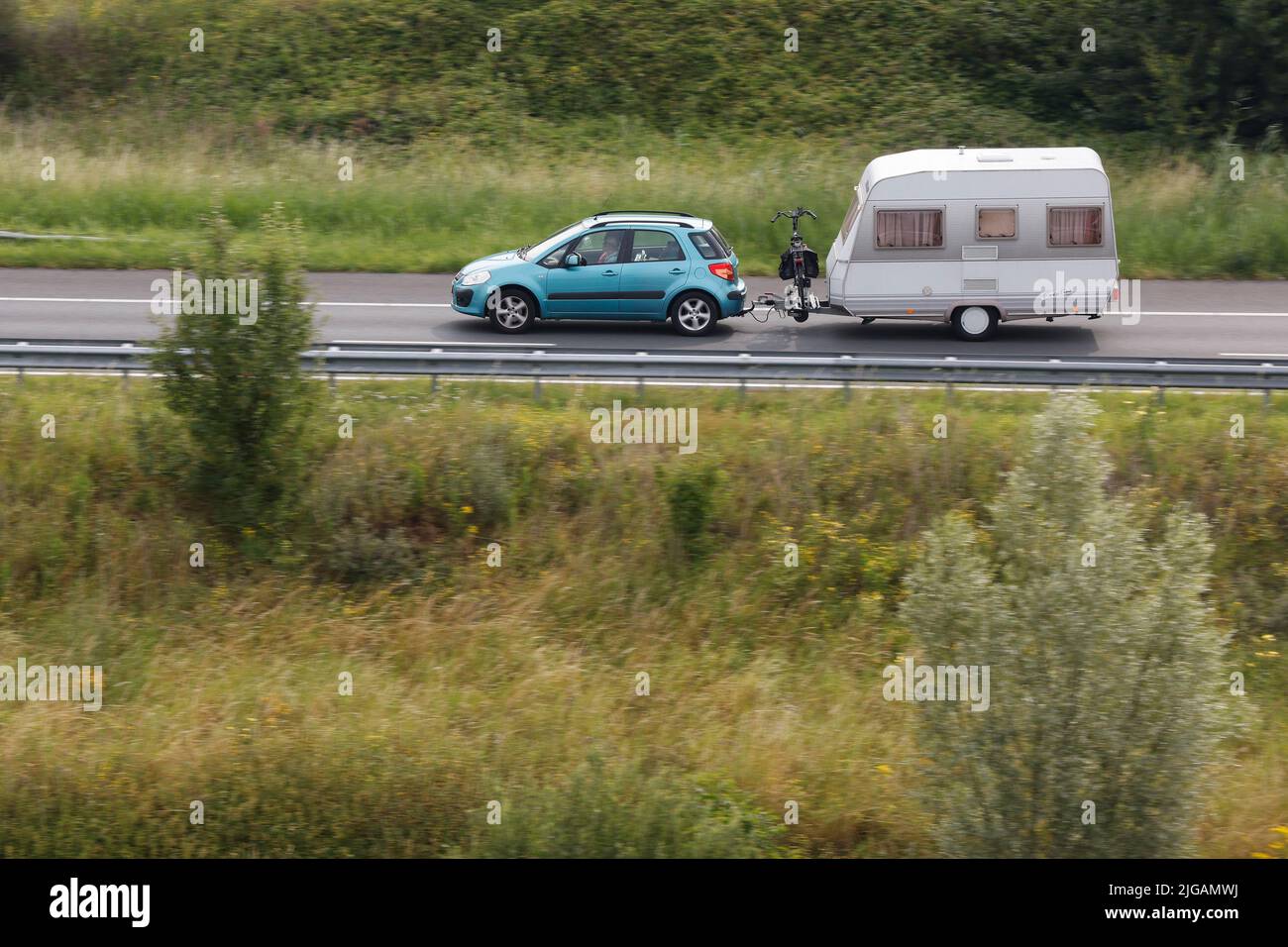 2022-07-09 10:17:11 BREDA - Feiertagverkehr auf ihrem Weg zu ihrem europäischen Feiertag. Der erste offizielle Schwarze Samstag des Jahres verursacht Menschenmengen auf den niederländischen Autobahnen. ANP BAS CZERWINSKI niederlande Out - belgien Out Stockfoto