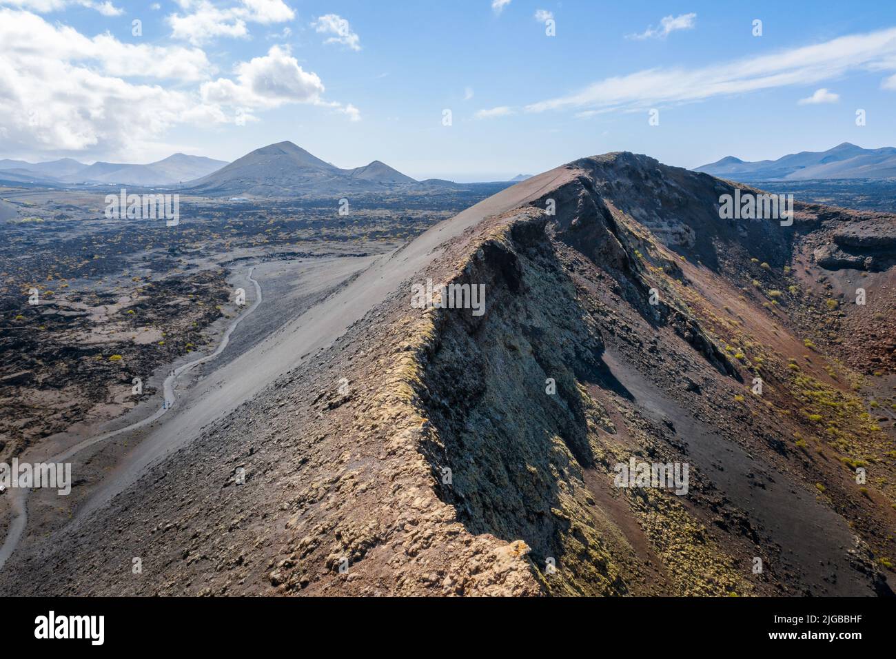 Luftaufnahme auf vulkanischem Bergrücken Stockfoto