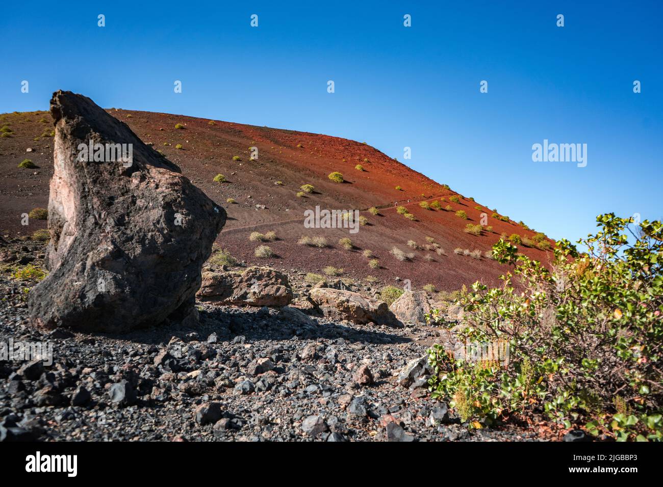 Montaña Colorada mit rotem Vulkanboden Stockfoto