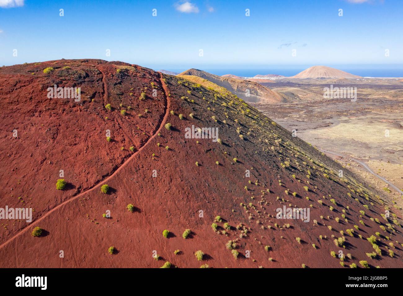 Luftaufnahme des Wanderweges auf dem roten Vulkan Montaña Colorada Stockfoto