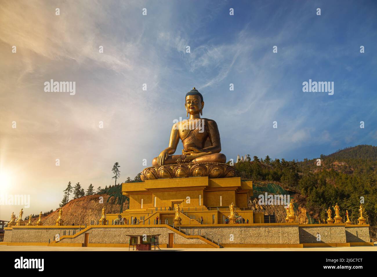 Buddha Dordenma Statue mit Blick auf die Stadt Thimphu, Bhutan. Stockfoto