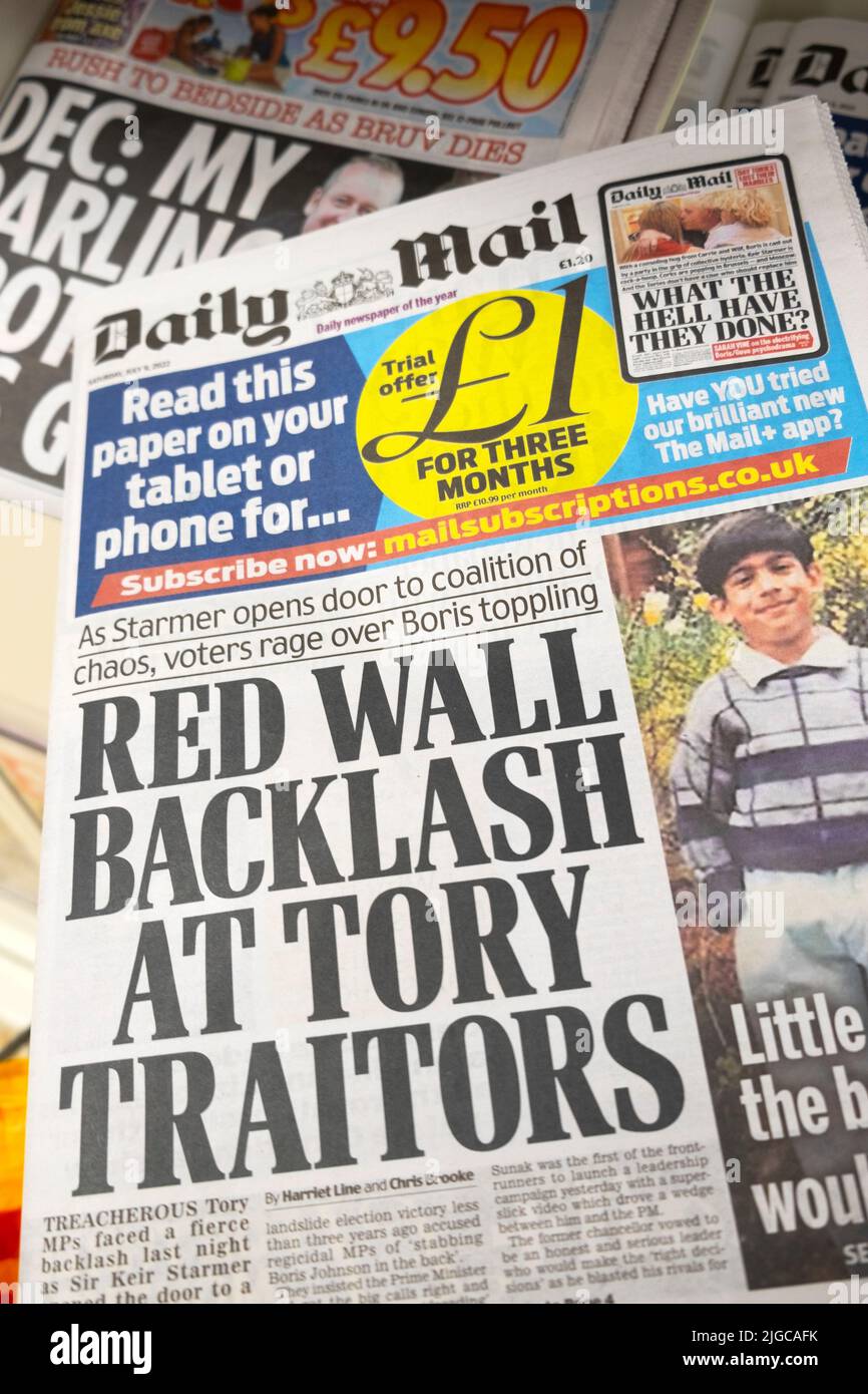 Daily Mail Zeitung Schlagzeile Titelseite Führung Rennen 'Rote Mauer Gegenreaktion bei Tory Verrätern' am 9. Juli 2022 in London Großbritannien Stockfoto