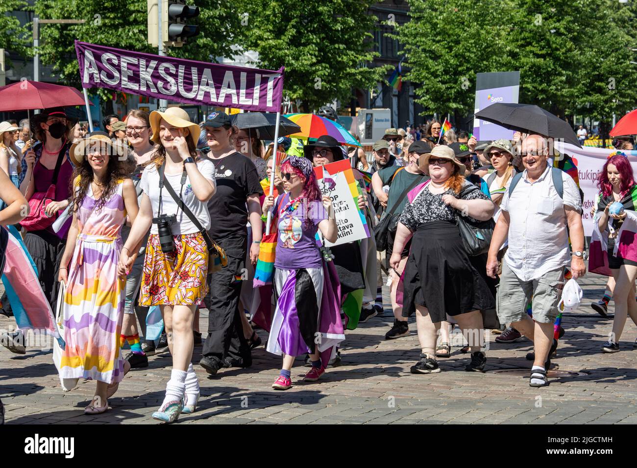 Aseksuaalit Banner bei der Helsinki Pride 2022 Parade in Helsinki, Finnland Stockfoto