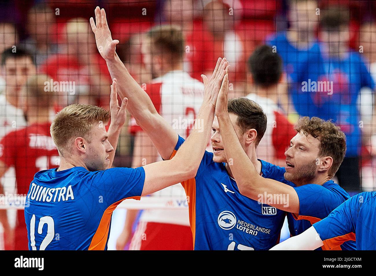 Die Spieler der Nederlands reagieren beim Spiel der FIVB Volleyball Nations League 2022 zwischen Polen und den Niederlanden in Danzig, Polen, am 09. Juli 2022. Stockfoto