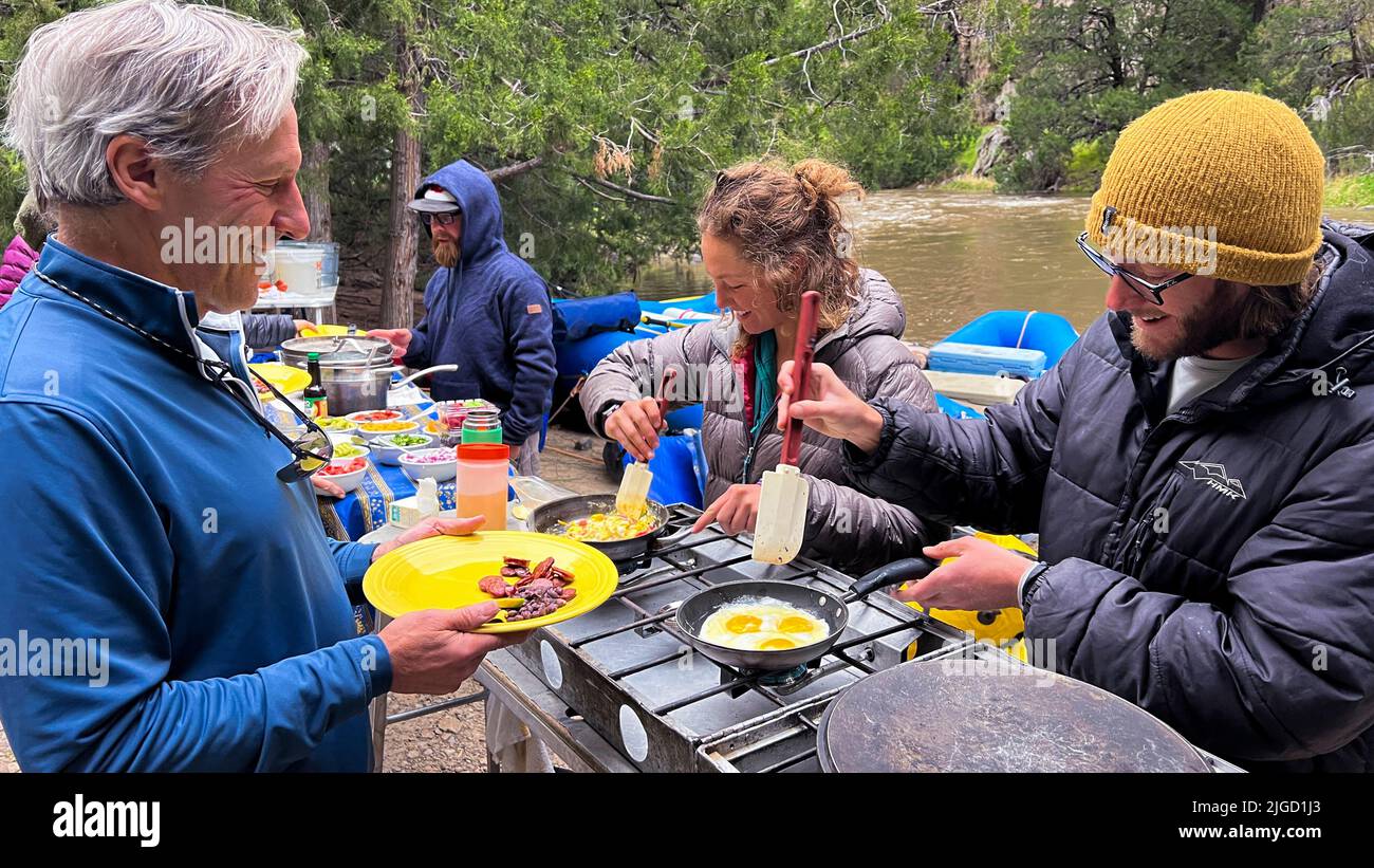 Frühstück am Bruneau River in Idaho mit Far & Away Adventures. Stockfoto