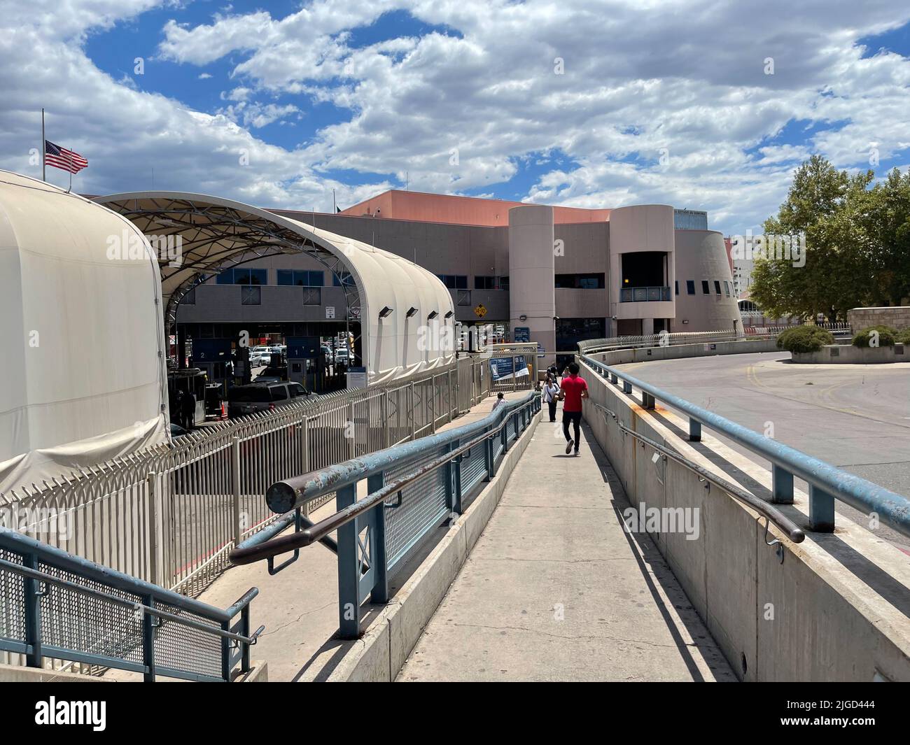 AN der GRENZE ZWISCHEN DEN USA und Mexiko in Nogales, Arizona. Stockfoto