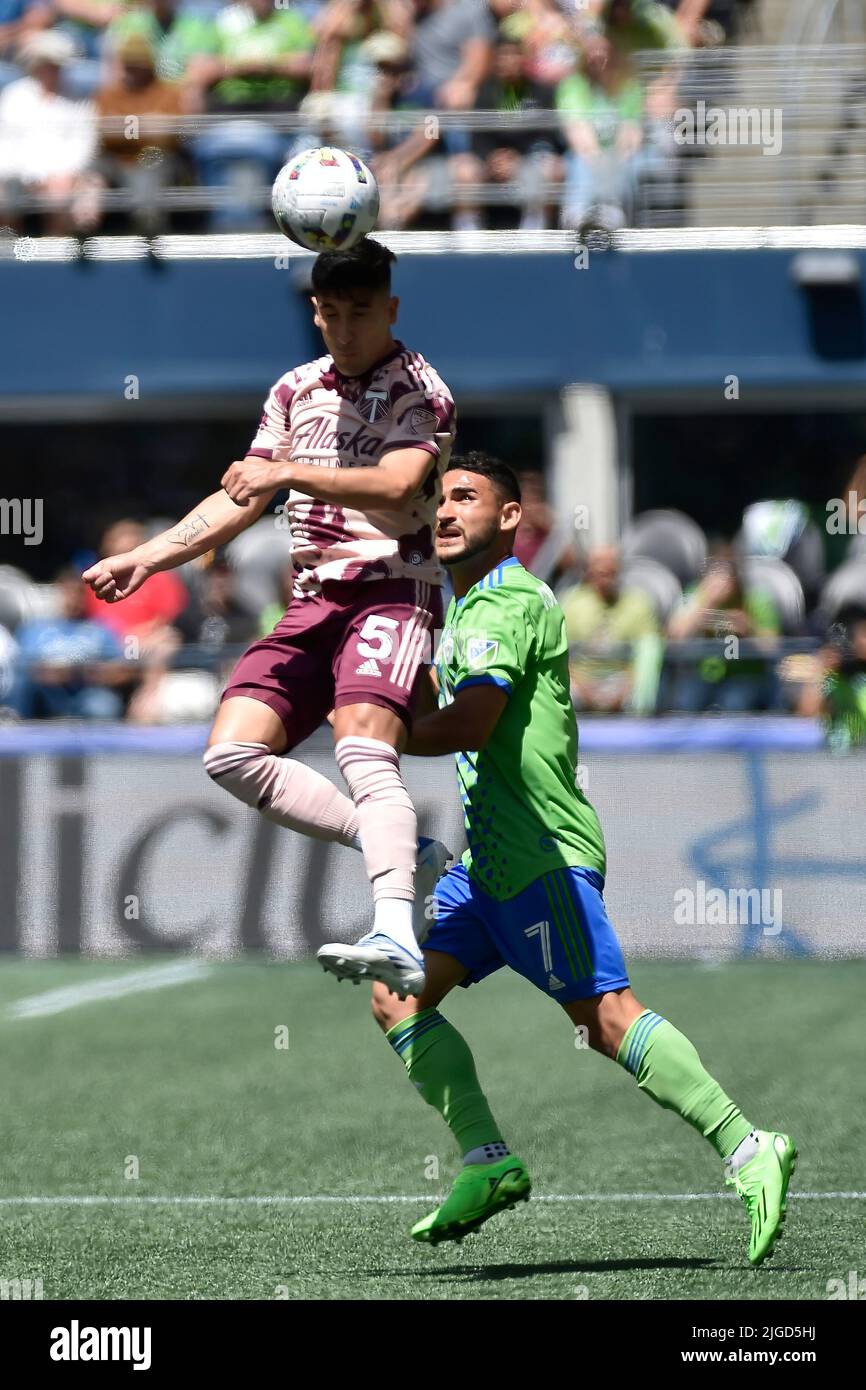 Seattle, WA, USA. 09.. Juli 2022. Claudio Bravo, der Verteidiger von Portland Timbers, steigt beim MLS-Fußballspiel zwischen den Portland Timbers und dem Seattle Sounders FC im Lumen Field in Seattle, WA, für einen Kopfball auf. Portland besiegte Seattle 3-0. Steve Faber/CSM/Alamy Live News Stockfoto