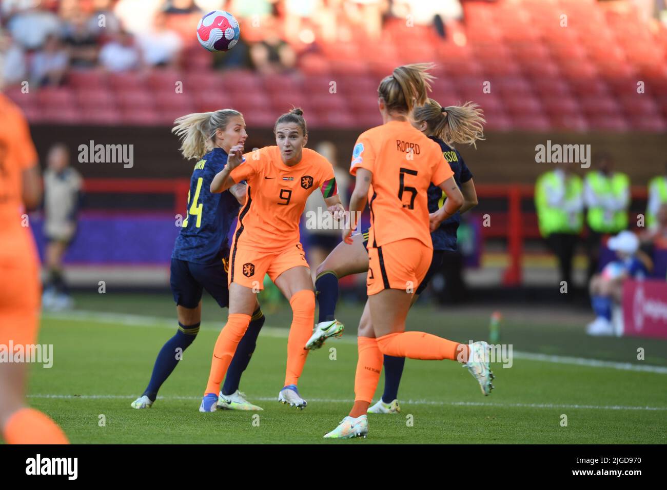 Sheffield, Großbritannien. 9.. Juli 2022. Nathalie Bjorn (Schwedische Frauen)Vivianne Miedema (Niederländische Frauen)Jill Roord (Niederländische Frauen) Magdalena Eriksson (Schwedische Frauen) während des UEFA Women s Euro England 2022-Spiels zwischen den Niederlanden 0-0 Schweden im Bramall Lane Stadium am 9. Juli 2022 in Sheffield, England. Quelle: Maurizio Borsari/AFLO/Alamy Live News Stockfoto