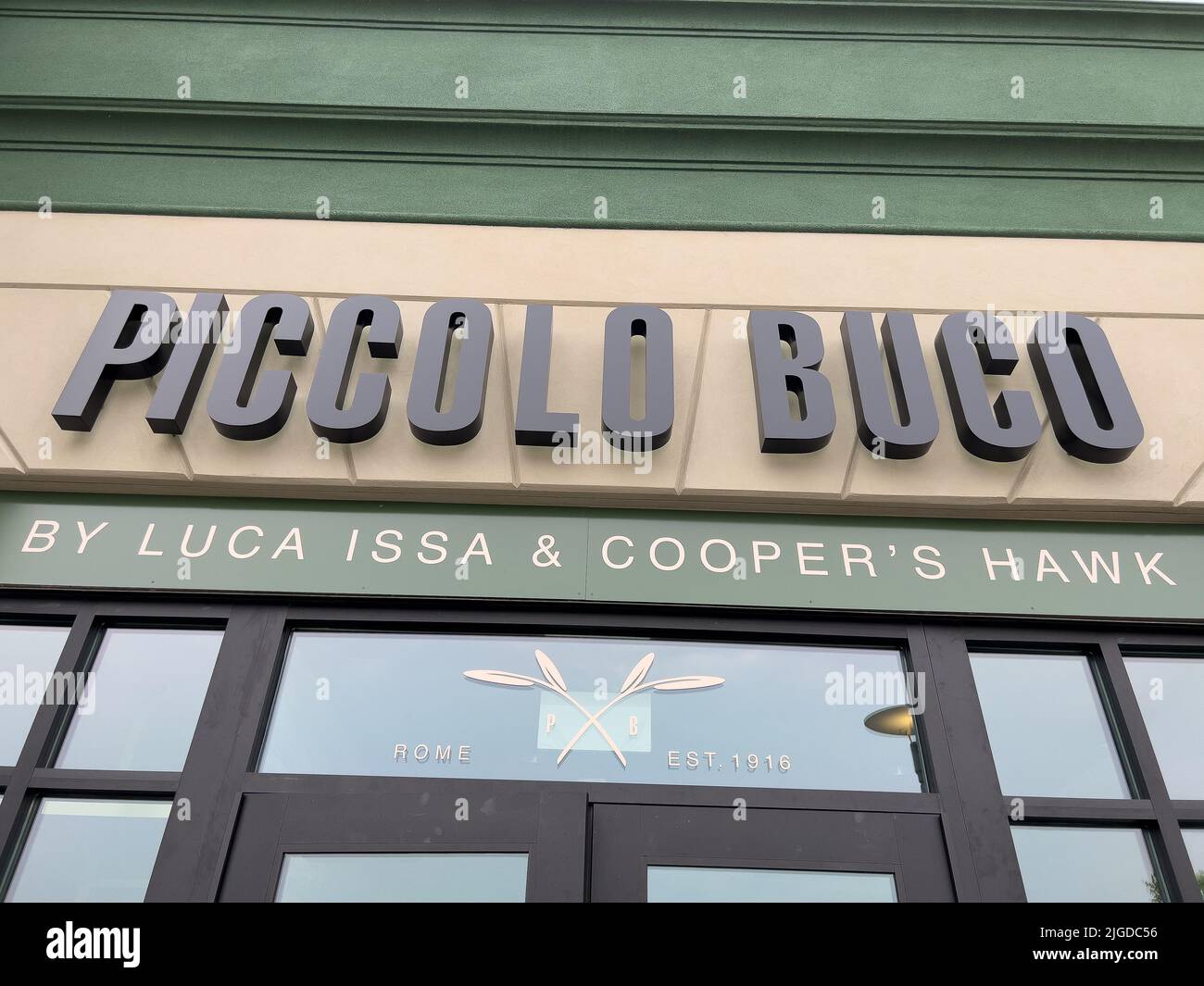 Piccolo Buco ist ein italienisches Restaurant und Weingut, das von Luca Issa und Cooper's Hawk kreiert und vom Restaurant in Rom, Italien, inspiriert wurde. Stockfoto