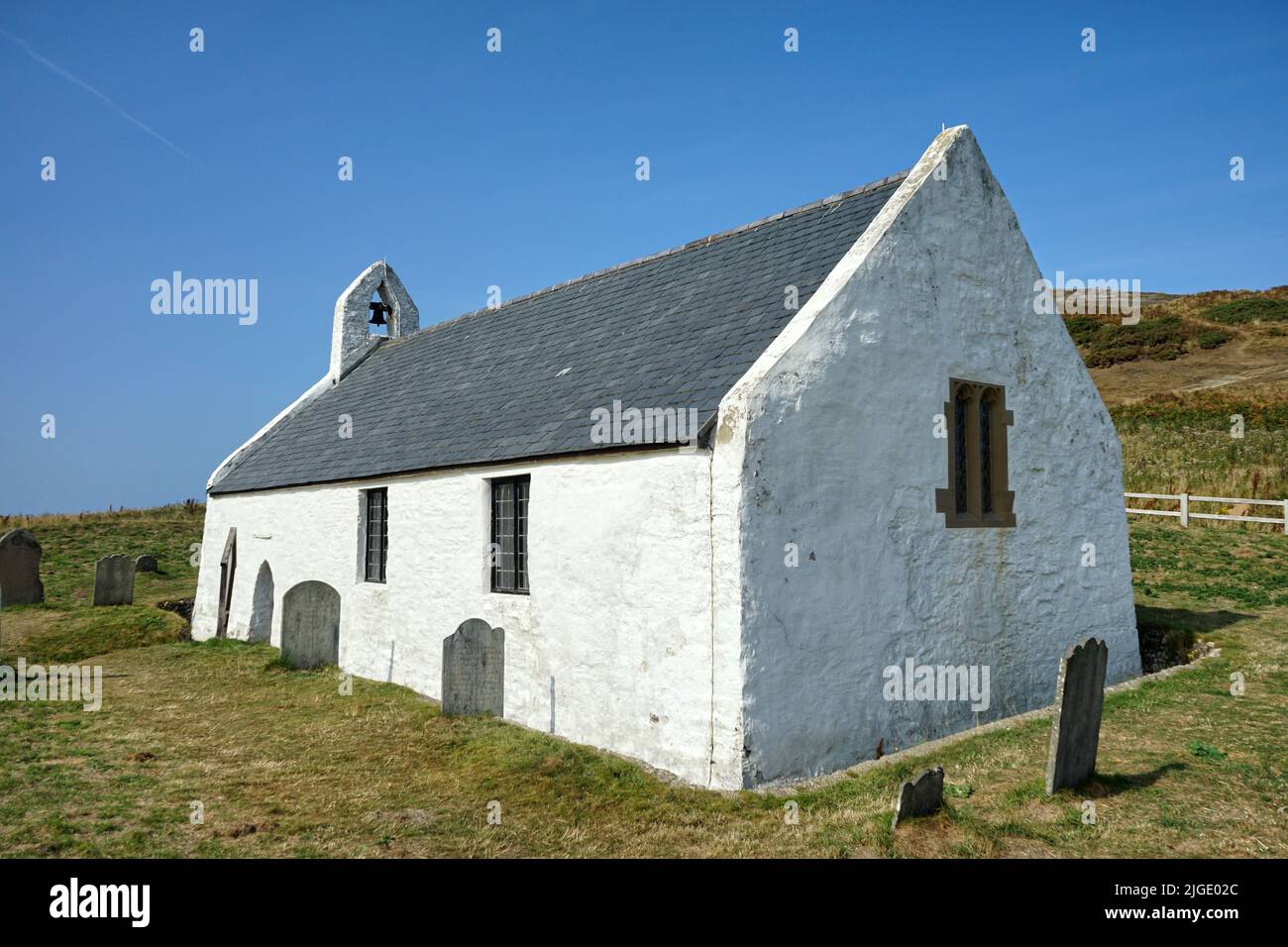 Historische Kirche in Mwnt Stockfoto