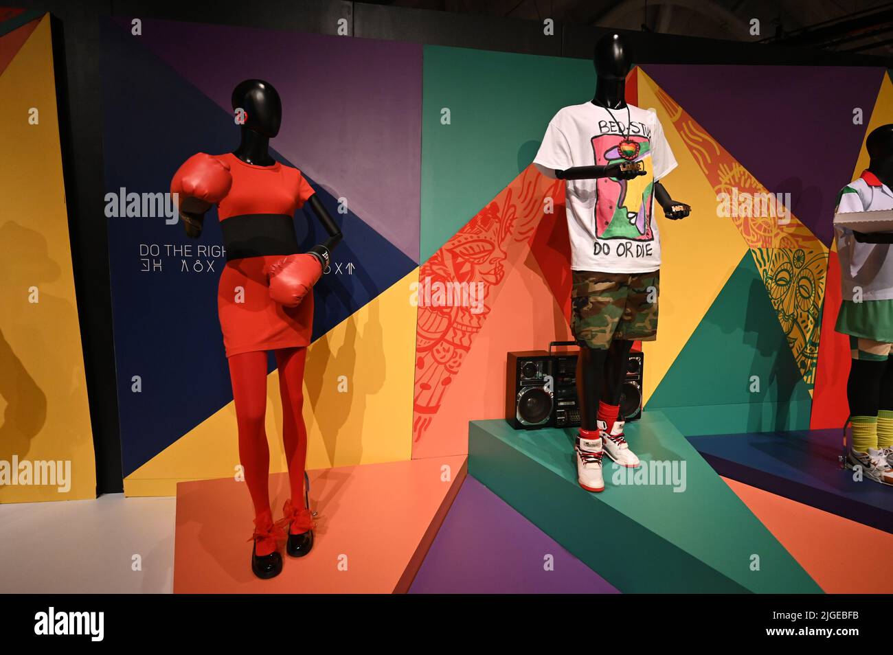 Afrofuturismus im Kostümdesign im Museum of Pop Art in Seattle. Stockfoto