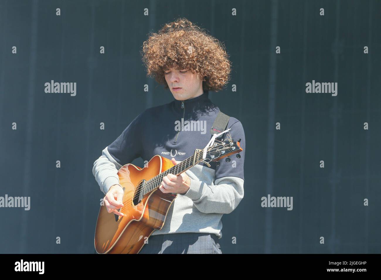 10. Juli 2022, Glasgow, Großbritannien. Der in Glasgow geborene Sänger DYLAN JOHN THOMAS spielte die Hauptbühne des TRNSMT Musikfestivals vor einer ausverkauften Menge begeisterter Musikfans. Kredit: Findlay/ Alamy Live Nachrichten Stockfoto