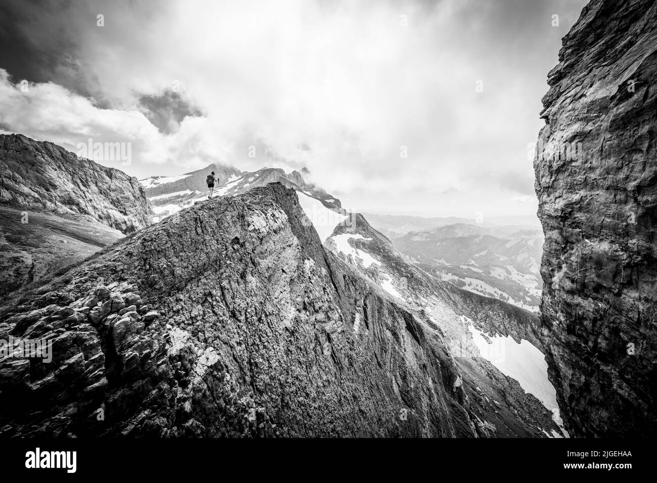 Blick auf den riesigen Riss am Öhrli-Gipfel in Appenzell schweiz. Stockfoto