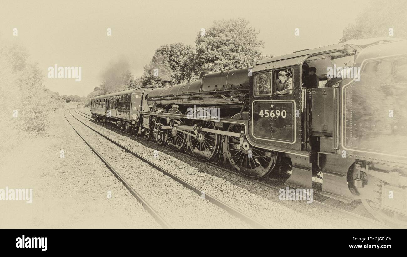 Leander BR 45690 fährt in umgekehrter Richtung nach Hellifield. Als 'The Waverley' und auf einer Tour von Carlisle nach York. Gesehen auf der Durchreise durch Long Preston. Stockfoto