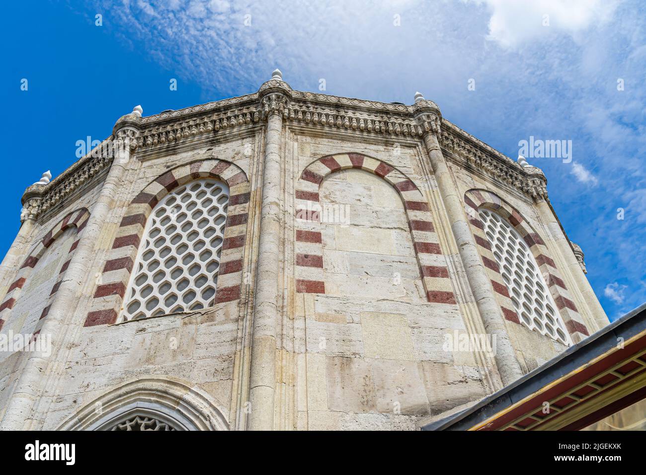 Koca Sinan Pasa Moschee Komplex Turm (Koca Sinan Paşa Külliyesi) - Gebäudekomplex in Fatih, Istanbul, Türkei Stockfoto