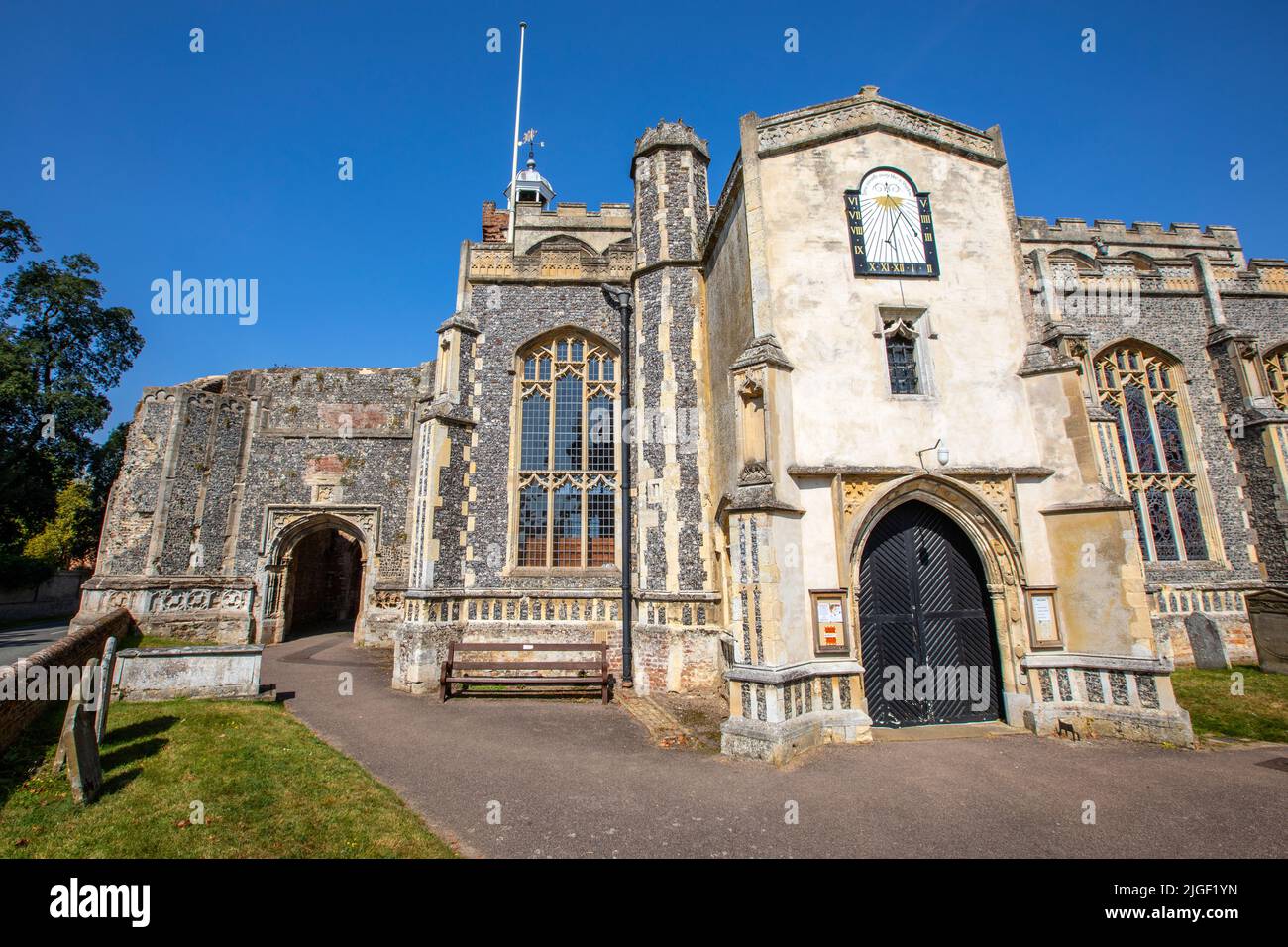 Die Kirche der Heiligen Jungfrau Maria im Dorf East Bergholt in Suffolk, Großbritannien. Stockfoto