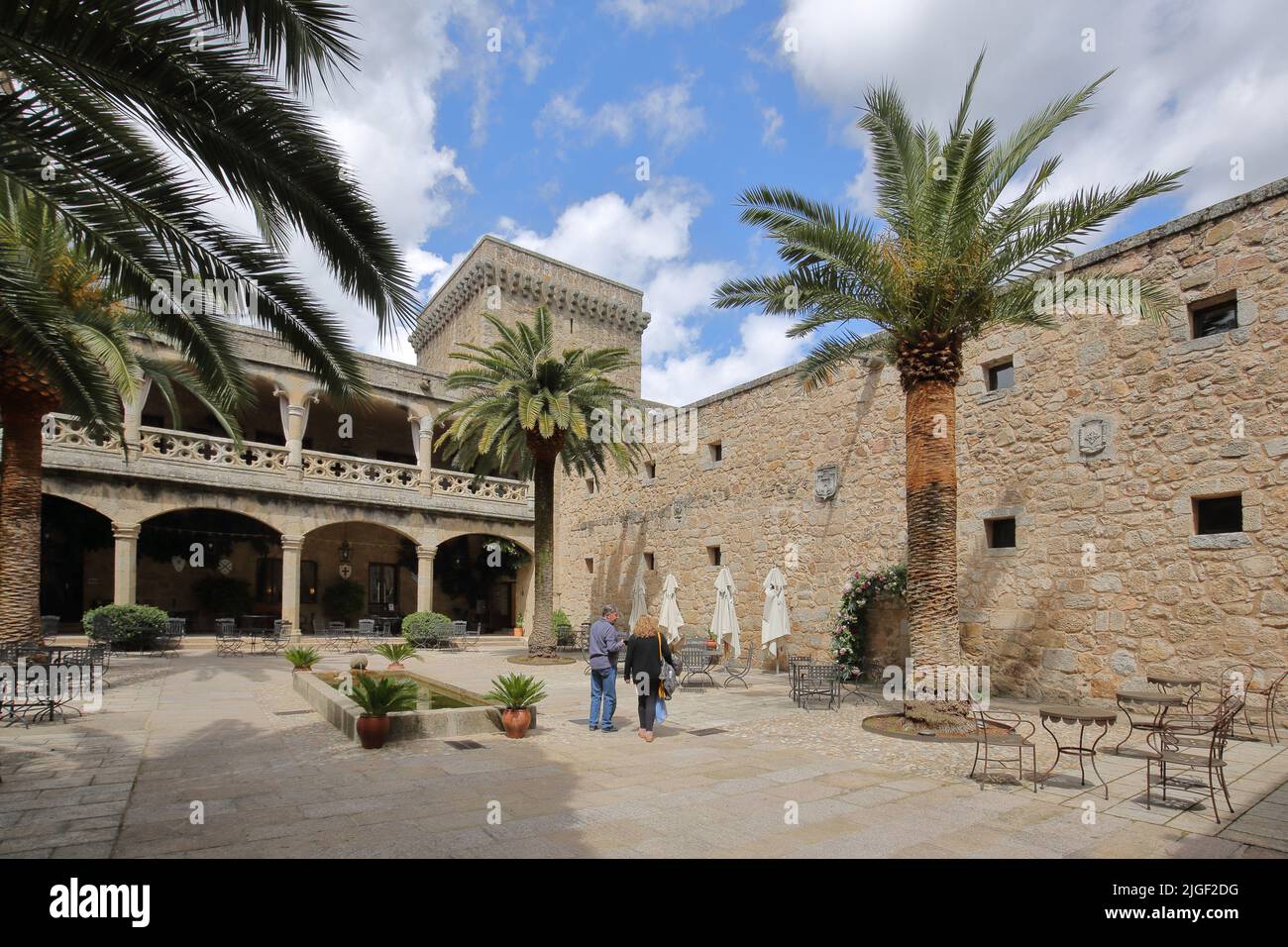 Innenhof des Castillo mit Hotel Palacio de los Condes de Oropesa in Jarandilla de la Vera, Extremadura, Spanien Stockfoto